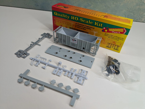 Roundhouse #02069 HO 2 bahías cubierta tolva Kerr-Mcgee química NAHX #31000 KIT | Zustand: Used