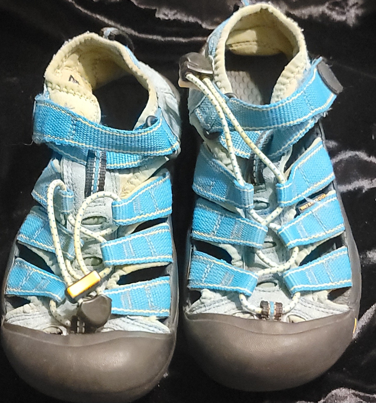 Sandali blu Keen Newport taglia 4 impermeabili sportivi ragazzi ragazze