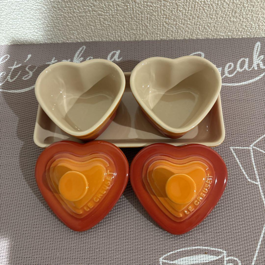 Le Creuset Petit Ramekin D'Amour Set of 2 with Tray Orange