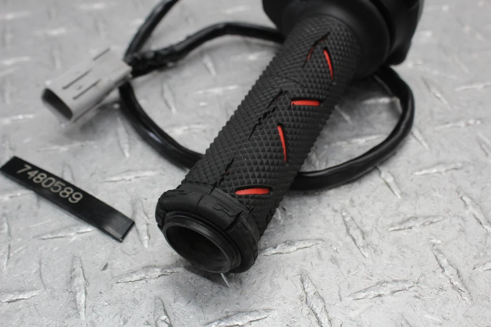 Ducati Diavel 2016 empuñadura de acelerador derecha Foto 2 de 4