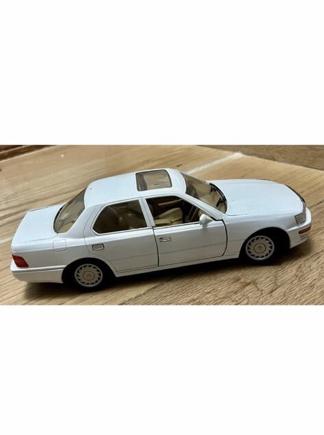 激レア/Lexusレクサス LS400 絶版 1/18 激レア/Lexusレクサス LS400 絶版 1/18