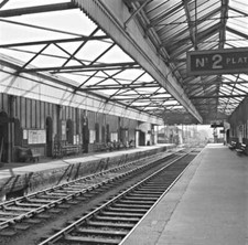 Edward Street - no 2 platform Newry Co Down IRELAND RAILWAY OLD PHOTO