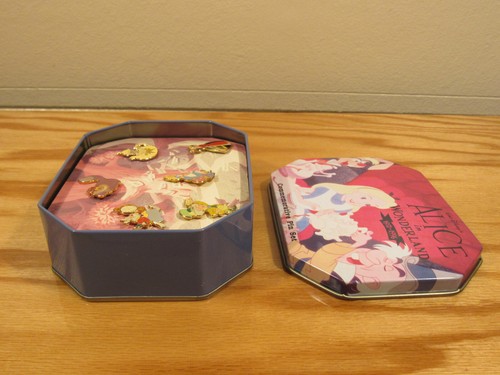 Disney Commemorative 6 Pin Set Alice in Wonderland 1951-1996 - Picture 21 of 22