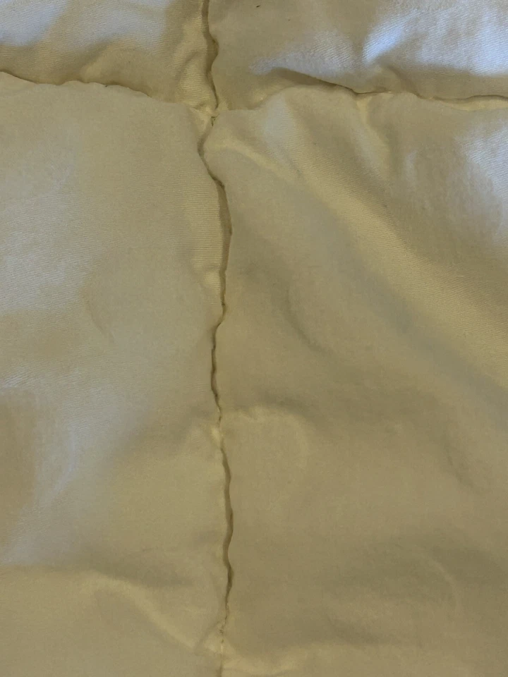 Cobertor acolchoado para berço 32x45 ferragens de restauração branco com pontos para baixo - Imagem 4 de 4