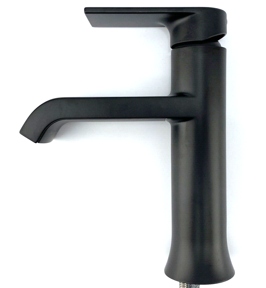 Moen 84760BL GENTA SingleHole Handle Bathroom Faucet w Drain NEW