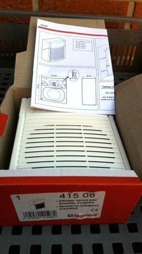 1 DIFFUSEUR SONORE sirene alarme incendie ref 41508 classe B 12 à 48 V= LEGRAND EUR 33,00 - FR