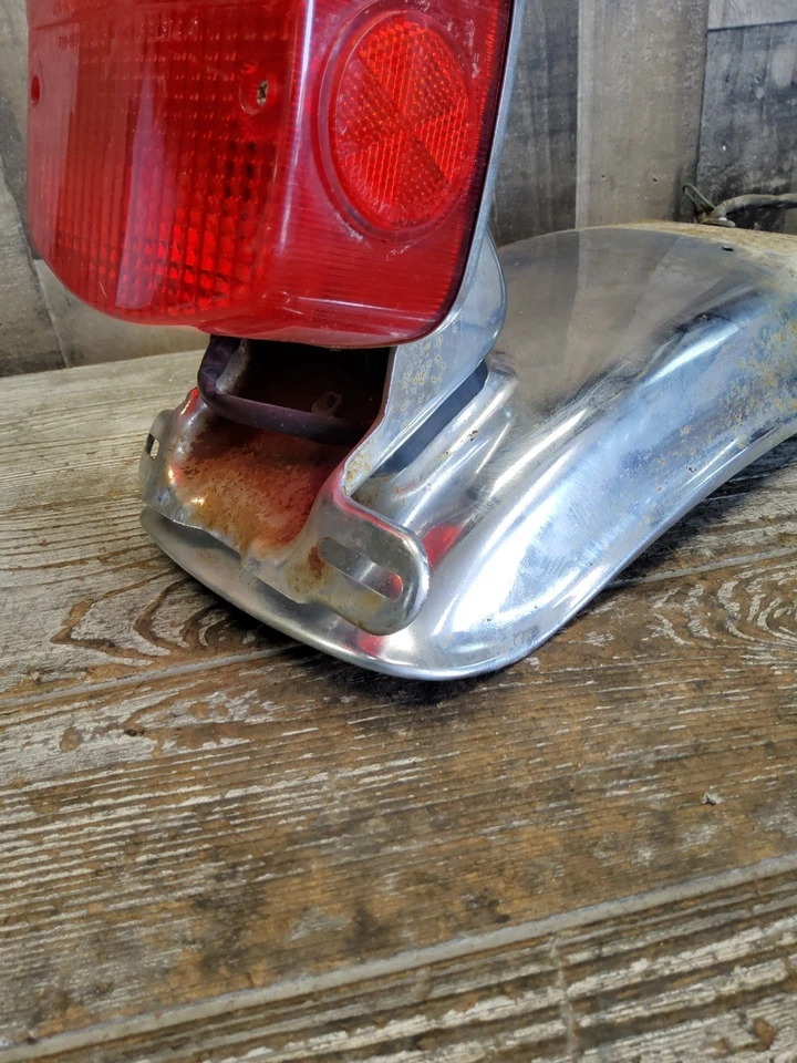 1981 81 81-83 Kawasaki KZ750 KZ 750 LTD Rear Back Outer Wheel Fender Taillight  - Image 3 of 4