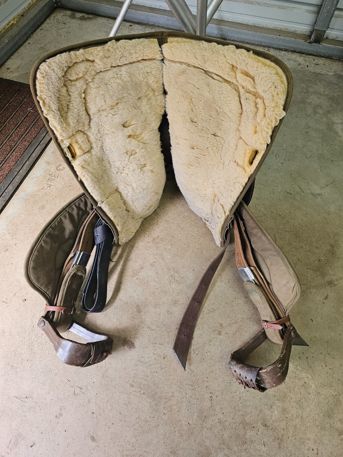 Used 15" Brown Color Big Horn Synthetic Trail Saddle with Leather Seat #192