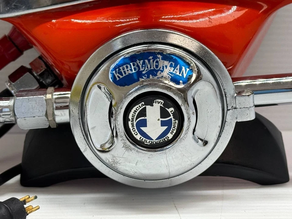 Máscara de división de buceo comercial Early Kirby Morgan KMB-8 Band 1967 a 1969 Foto 4 de 4