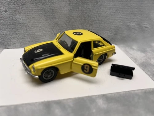 1960’s VINTAGE CORGI TOYS MGC GT - No. 345 A- 1969 - VF - W/LUGGAGE WOW!