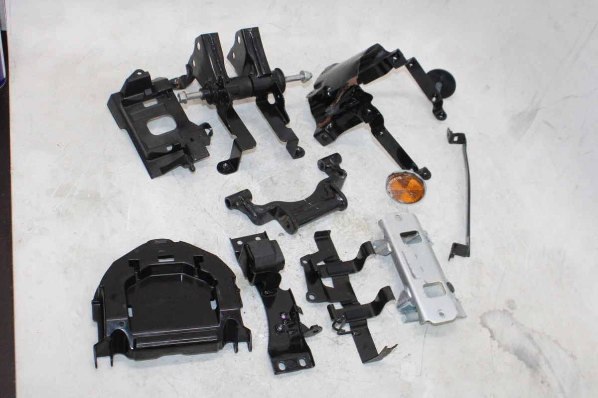 2015 KAWASAKI NINJA 300 EX300B ABS OEM ENGINE MOUNT MOTOR BRACKET