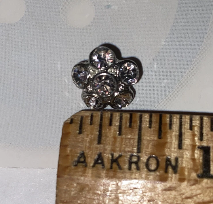 Lauren Hancock Collection Special Lot Of 8 Rhinestone Flower Buttons Silver NEW - Image 4 of 4