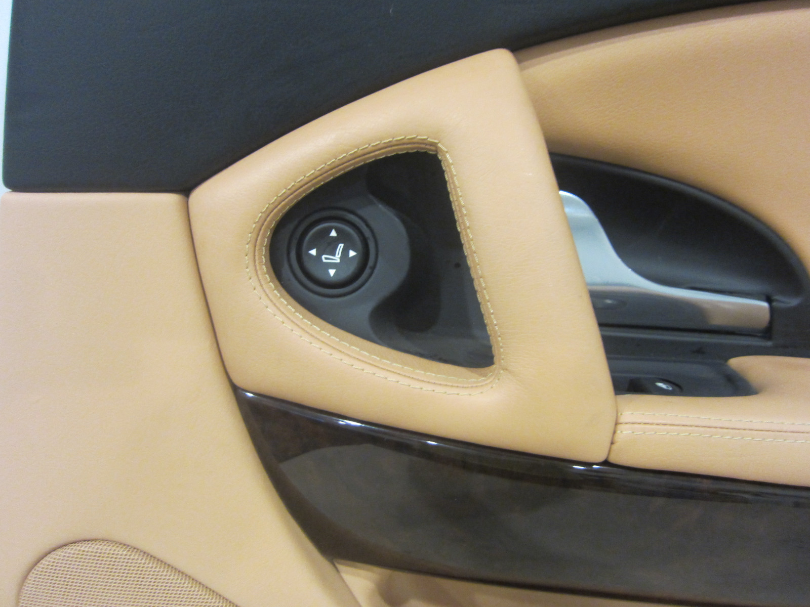 Maserati Quattroporte - RH Rear Inside Door Panel. Part # 66939700