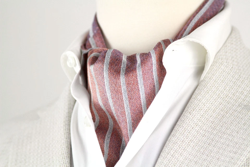 CAMELLUCCI 男式 Cravat Ascot 100% 真丝礼品盒条纹珊瑚灰色 Ascot A234 — 第 2/4 张图片
