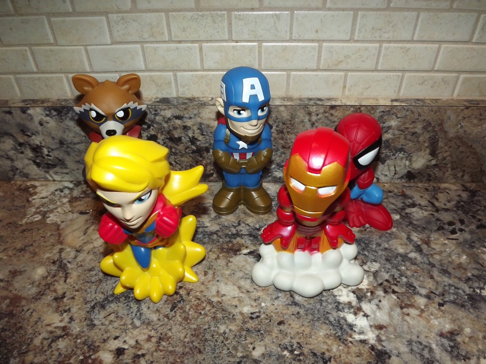 Marvel Avengers Bath Set 5 PVC Figures Pool Beach Water Toys