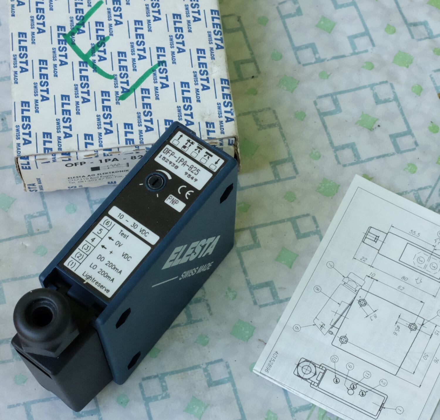 Détecteur opto-électronique Elesta OFP-1PA-825 pour éviter les erreurs de tri sur convoyeur