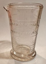 Eastman Kodak glass beaker 4oz - Rochester, N.Y. 1940-1960