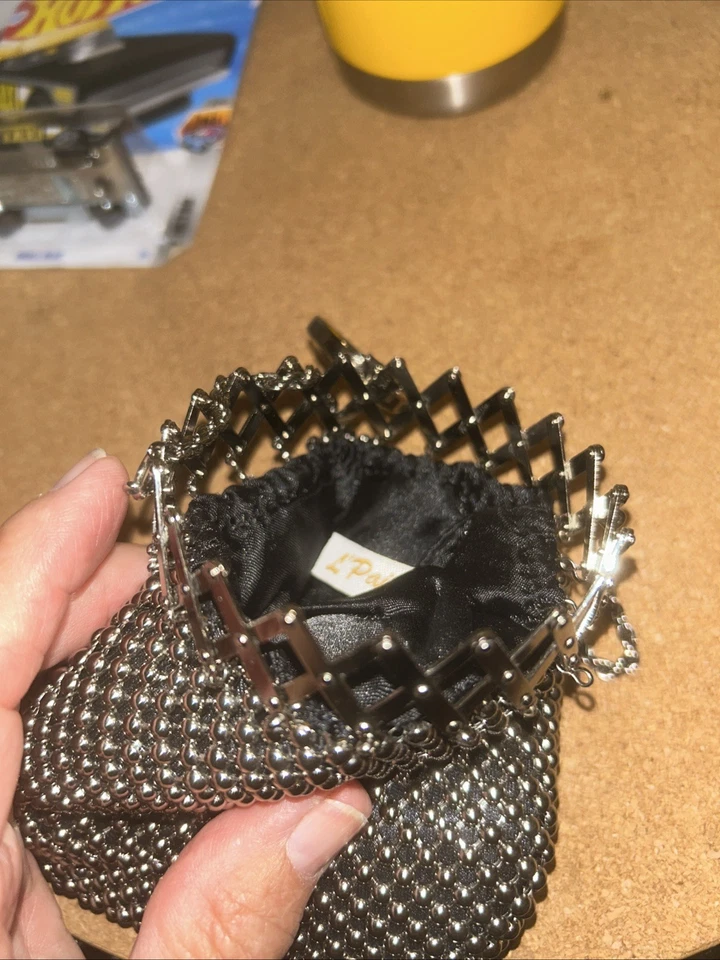L’Paige Vintage RARE Mesh Pouch Silver Tone Accordian Closure Purse Evening Bag - Image 2 of 4