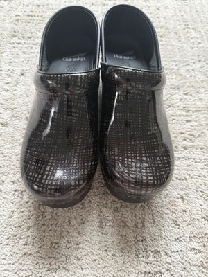 Dansko Shoes Womens Size 39 (8.5-9) Clogs Plaid Black Patent Leather - Free Ship