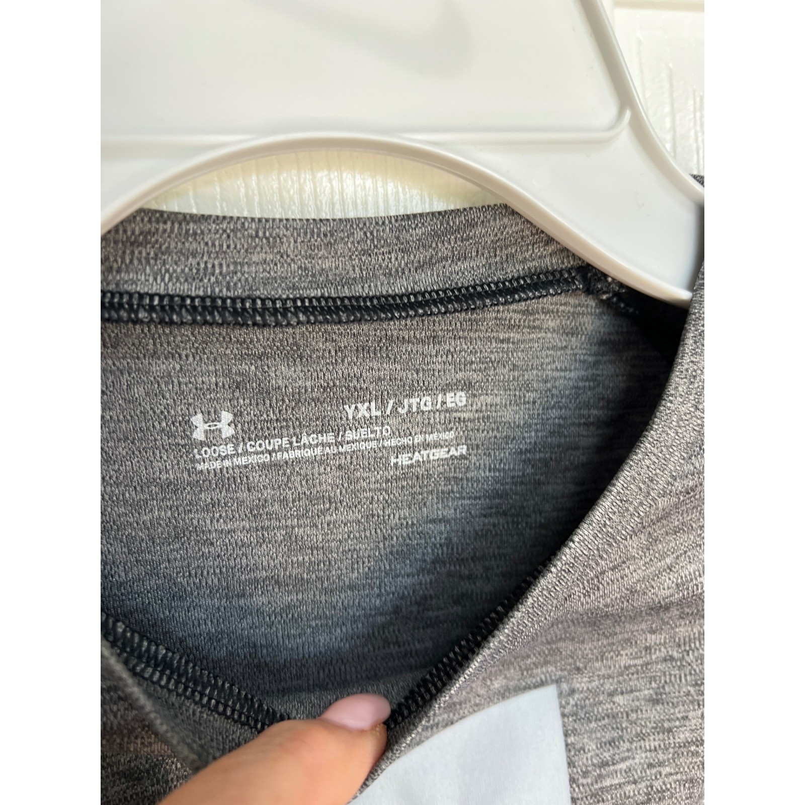 Under Armour Youth Boys XL Loose HeatGear Athletic Training T-Shirt Top Gray thumbnail 3