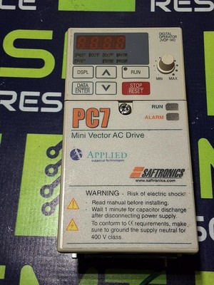 SAFTRONICS CIMR-V7AU20P2 PC7 3-PHASE MINI VECTOR AC DRIVE 200-230VAC 1.8A