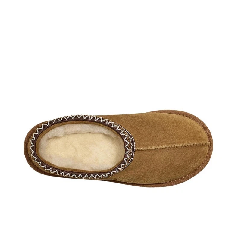 Zapatos planos de gamuza de lana clásicos castaño UGG Tasman 2025 Foto 4 de 4