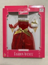 1997 Mattel 18120 Mattle Barbie Boutique Fashion Avenue