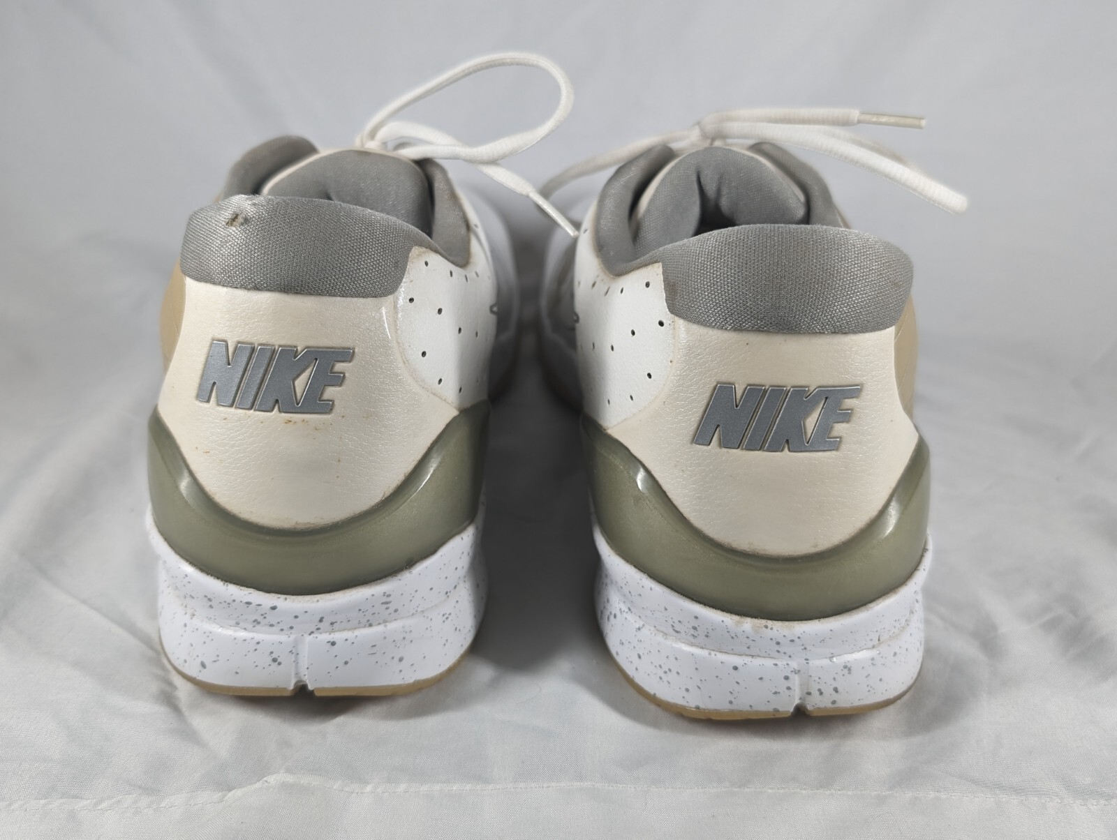 Size 17 - Nike Hyperdunk Low Silver - image 4