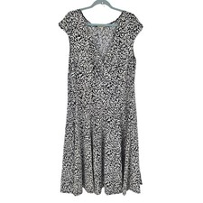 Haani womens size 2x black white textured Floral paisley short sleeve dress