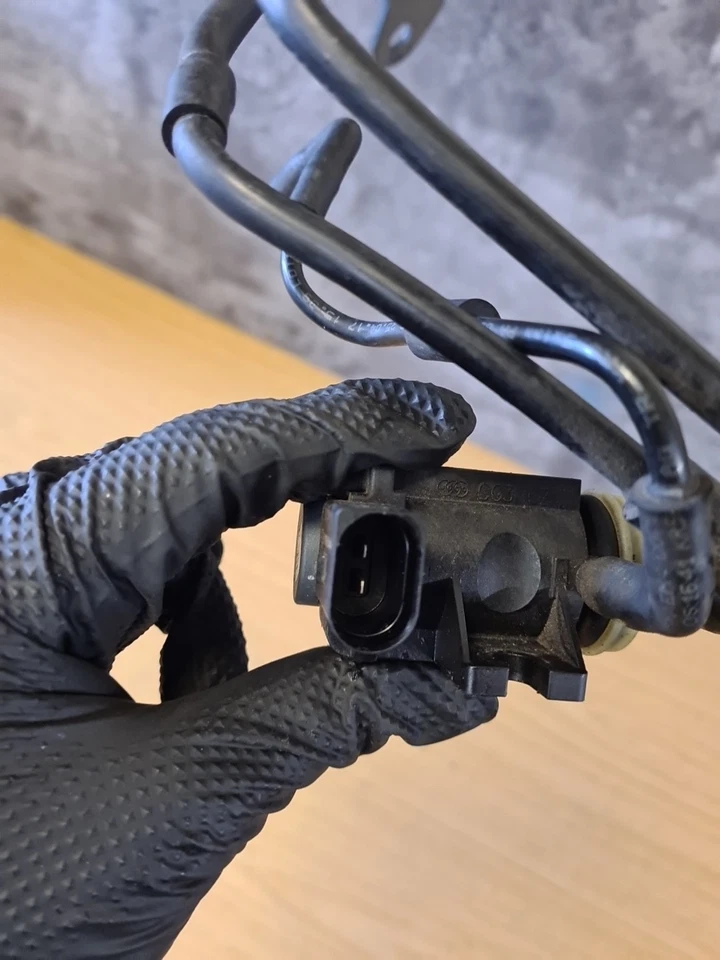 Seat Toledo MK4 2018 1,6 TDI CXMA turbo boost válvula solenoide 04L131051M Foto 4 de 4