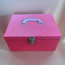 Vintage Sewing Basket With Plastic Tray, Red Lock works Clean **FREE SHIPPING**