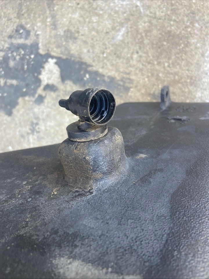 Tanque de combustible cortacésped Dixon ZTR 427,428,429,542,4421,4422, 303 - usado Foto 3 de 4