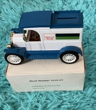 ERTL Replica Ford 1913 Model T Van Bank