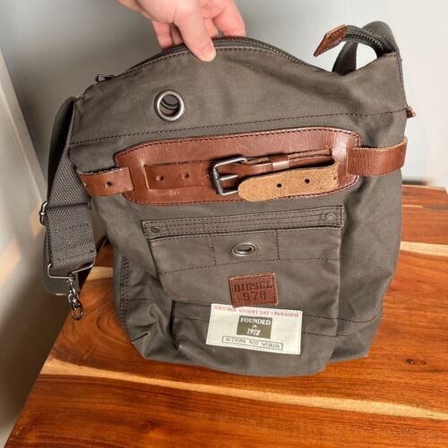 Borsa a tracolla Diesel 978 uomo tela zip stile robusto 14x11x5 pollici grigio scuro - Foto 6 di 10