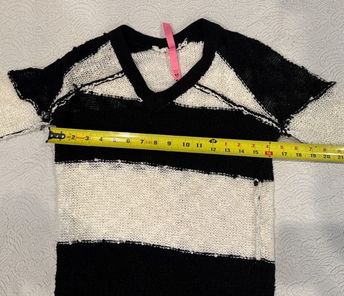 So Nikki (Junior) Sweater (S) Inside-Out Look Black and White Striped V-Neck - Picture 9 of 10