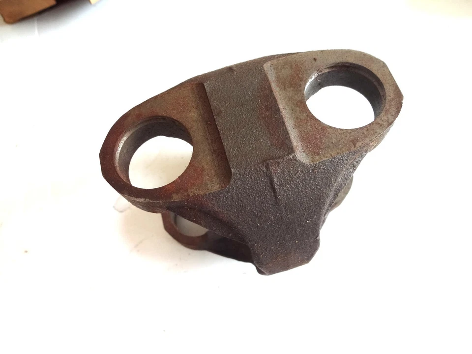 НОВЫЙ ИЗ СТАРЫХ ЗАПАСОВ 1967-1968 CHEVY ПИКАП C10 C20 ПОЛНЫЙ ПРИВОД U-JOINT YOKE, РЕДКИЙ СТАРЫЙ НОВЫЙ ИЗ СТАРЫХ ЗАПАСОВ! - Изображение 3 из 4