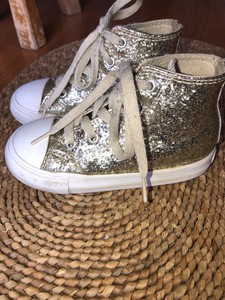 all star bebe dourado