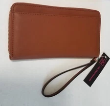 No Boundaries Zipper Wallet Wristlet Brown NEW