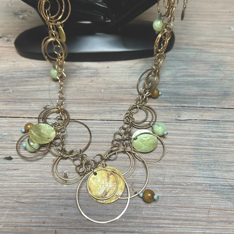 Collar de cadena conchas verdes en cascada de eslabones de cobre 24" firmado VCLM Foto 3 de 4