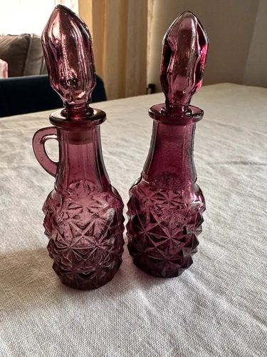 AMETHYST GLASS PURPLE SMALL OIL  & VINEGAR CRUET set WITH HANDLE AND STOPPER VTG