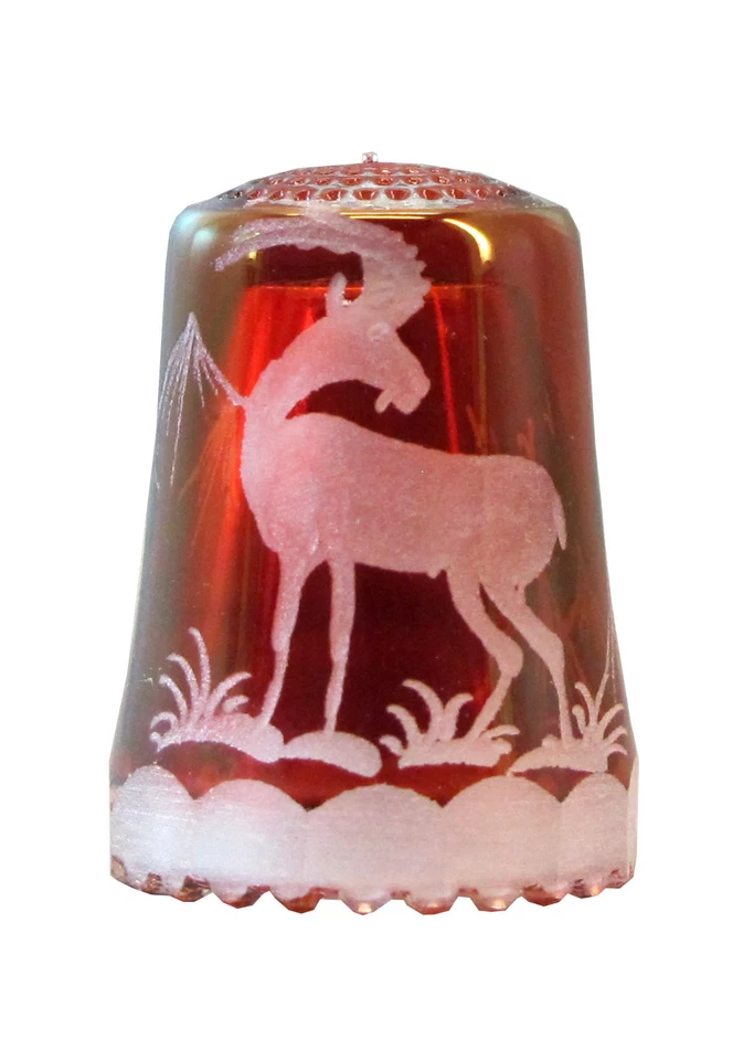 ULLMANNGLASS Crystal Glass Thimble - Red Chandelier Engraved Capricorn - AE 741
