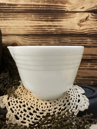 Vintage Pyrex Small White Mixing Bowl with Pouring Spout