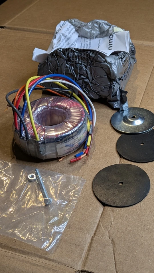 Transformador de potência Hammond 1182Q6 | 6 V-0-6 V @ 6 A (80 VA) 115 / 230 V | Novo - Imagem 4 de 4