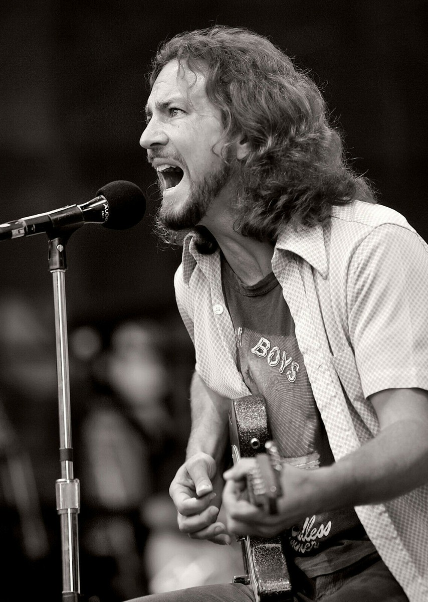 EDDIE VEDDER 8X10 GLOSSY PHOTO PICTURE IMAGE #2 | eBay