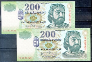 2007 HUNGRIA 2 BILLETES CORRELATIVOS DE 200 FORINT UNC SC.
