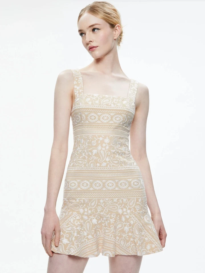 VESTIDO ALICE AND OLIVIA KAIDRA CUELLO CUADRADO CINTURA CAÍDA MINI DOBLADILLO CON VOLANTES MARFIL TALLA 6 Foto 2 de 4