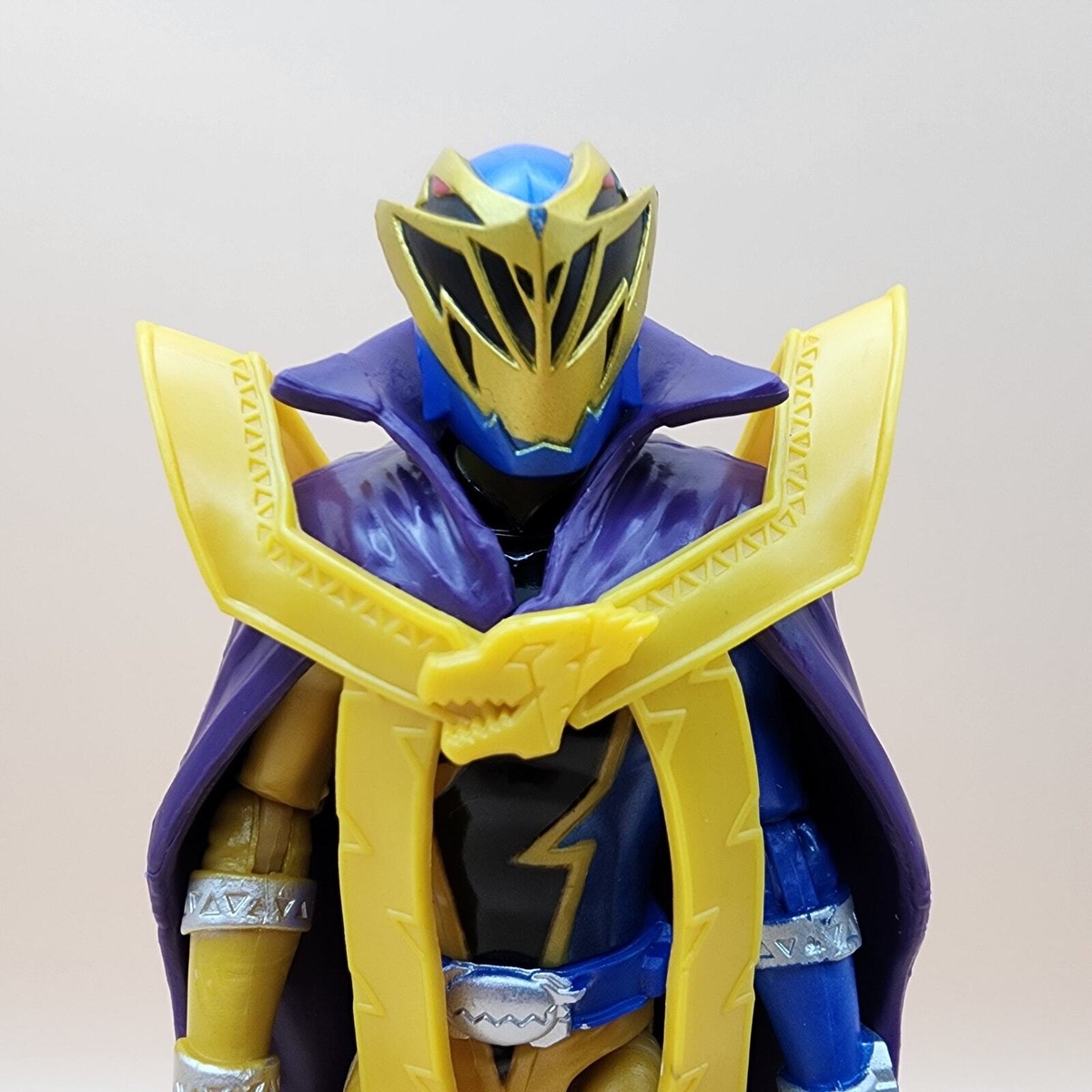 POWER RANGERS Dino Fury (2021) 6