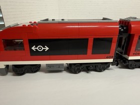 LEGO CITY 7938 red Passenger Train with Minis and Power Instruc Books