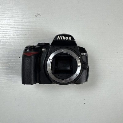 Nikon D3000 10.2 MP Digital SLR  Camera Black FOR PARTS NOT WOKRING