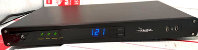 ROCKETFISH 8 OUTLET CONSOLE POWER MANAGER W/ SURGE PROTECTION & NOISE FILTERING_